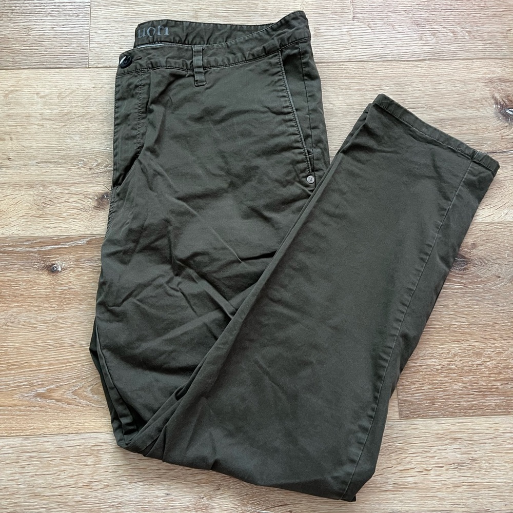 Men's Vuori Collin’s Chino Pant in Dark Oregano
